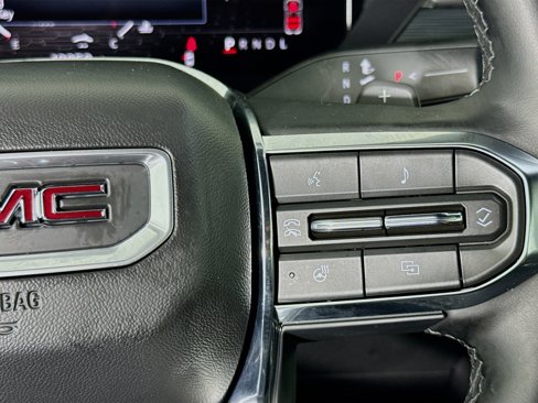 Used 2025 GMC Acadia Elevation image 14