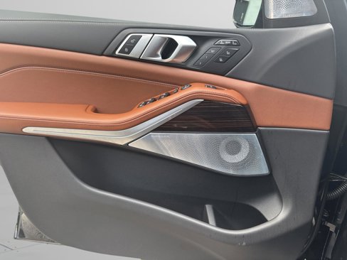 New 2026 BMW X7 M60i image 18