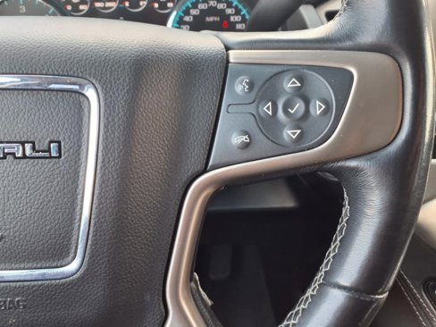 Used 2020 GMC Yukon XL Denali image 26