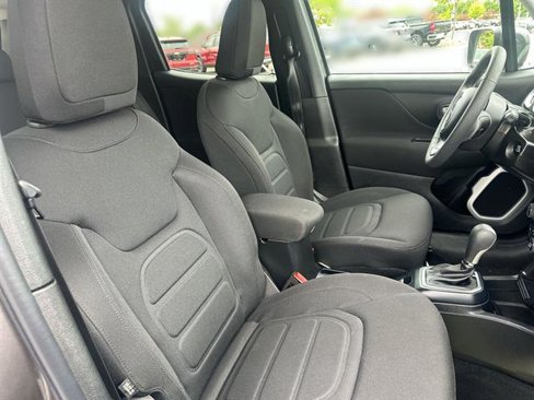 Used 2019 Jeep Renegade Latitude image 23