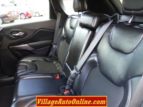 Used 2021 Jeep Cherokee Latitude Plus image 24