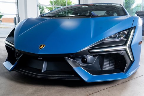 Used 2024 Lamborghini Revuelto image 16