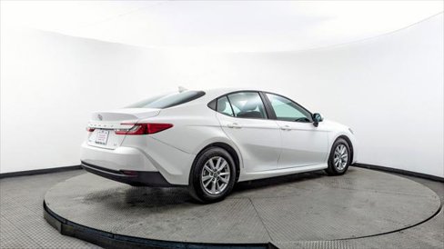 Used 2025 Toyota Camry LE image 7