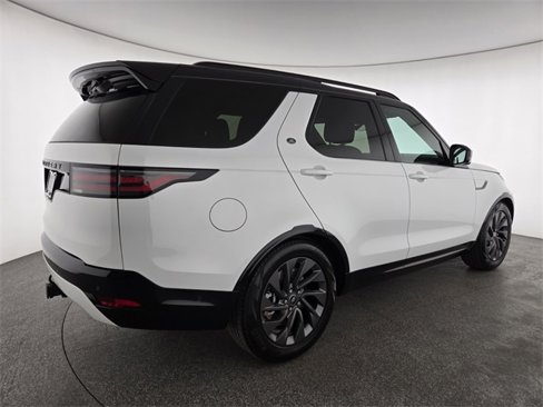 Certified 2024 Land Rover Discovery Dynamic SE image 2