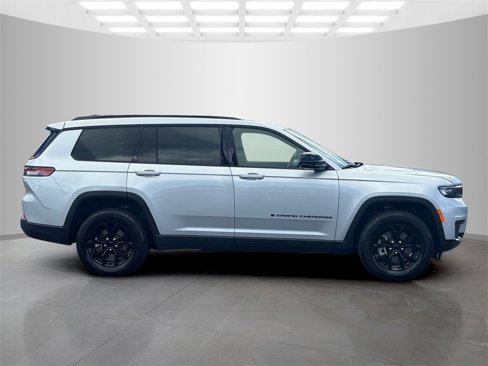 Certified 2024 Jeep Grand Cherokee L Laredo image 2