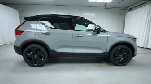 New 2026 Volvo XC40 B5 Ultra w/ Climate Package image 23