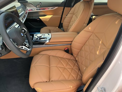 New 2026 BMW 740i w/ Premium Package image 19