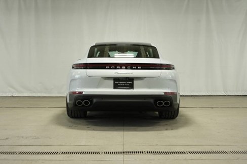New 2025 Porsche Panamera 4 image 4