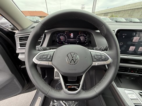New 2025 Volkswagen Atlas Peak Edition SE image 18