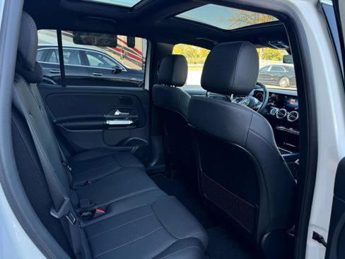 Used 2024 Mercedes-Benz GLB 250 4MATIC w/ Exclusive Package image 25