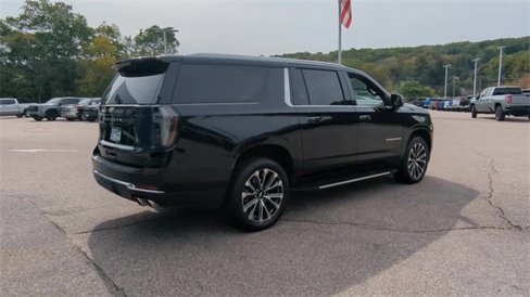 Certified 2025 Chevrolet Suburban High Country w/ Sun And Tow Package image 8