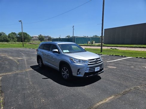 Used 2018 Toyota Highlander XLE image 7