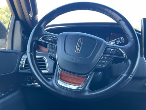 Used 2024 Lincoln Navigator Premiere image 28