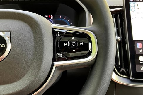 Certified 2025 Volvo XC90 B5 Core w/ Climate Package image 11