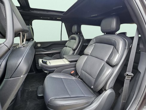 New 2025 Lincoln Navigator Reserve image 25