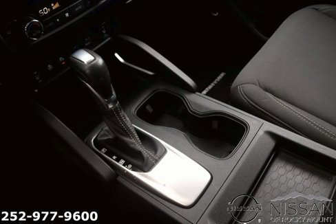Used 2024 Nissan Frontier SV w/ SV Convenience Package image 18