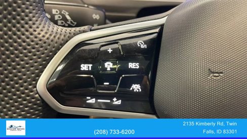 Used 2022 Volkswagen Tiguan SE R-Line image 22