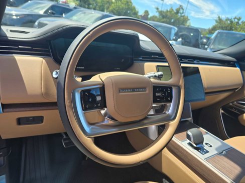 New 2025 Land Rover Range Rover Long Wheelbase SE image 26