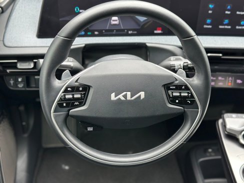 Used 2022 Kia EV6 Wind image 4