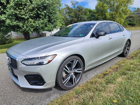Used 2020 Volvo S90 T6 R-Design image 2