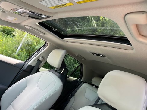Used 2024 Kia Niro EX Touring image 23