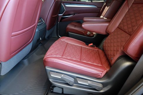 Used 2025 Cadillac Escalade Sport w/ Touring Package image 19