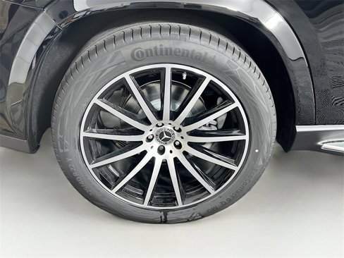 New 2026 Mercedes-Benz GLS 580 4MATIC image 37