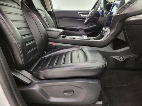 Used 2024 Ford Edge SEL image 11