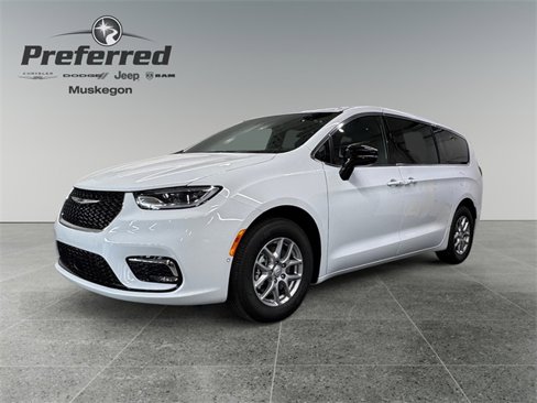 New 2026 Chrysler Pacifica Select image 1