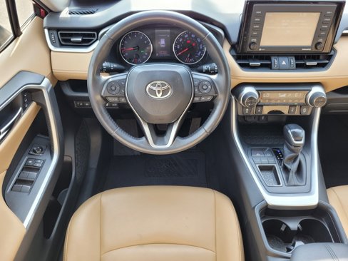 Certified 2021 Toyota RAV4 XLE Premium image 17