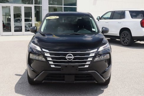 Used 2024 Nissan Rogue S image 2