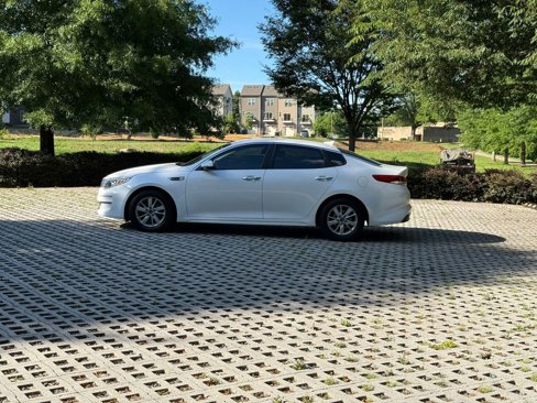 Used 2016 Kia Optima LX image 8