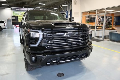 New 2025 Chevrolet Silverado 2500 High Country w/ High Country Premium Package image 3