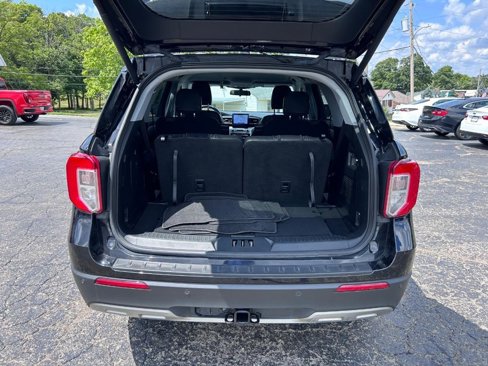 Used 2021 Ford Explorer XLT w/ Equipment Group 202A image 5