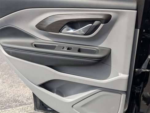 Used 2024 GMC Terrain SLE image 26