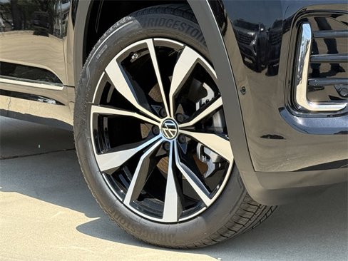 New 2025 Volkswagen Atlas SEL Premium R-Line image 3