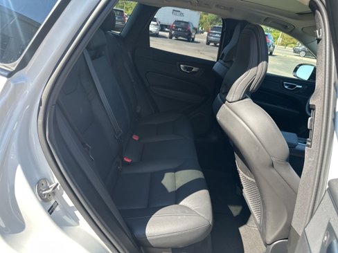 Certified 2025 Volvo XC60 B5 Plus image 30