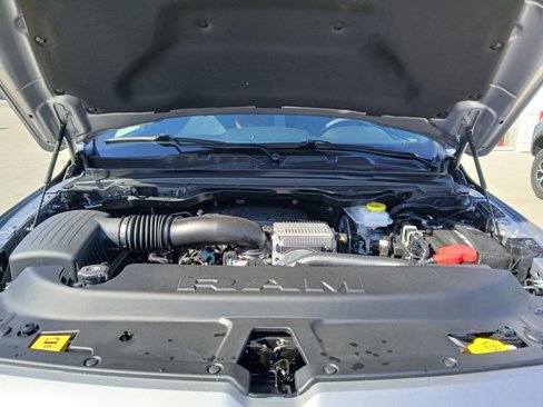 New 2026 RAM 1500 4x4 Crew Cab image 26
