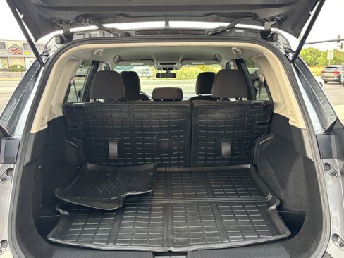 Used 2023 Nissan Rogue S image 26