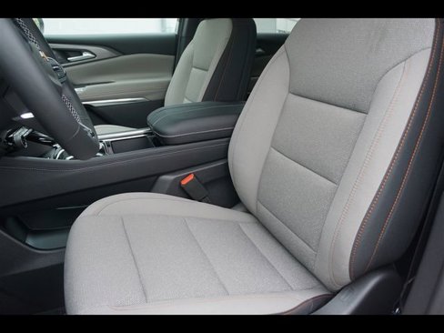New 2026 Chevrolet Traverse LT image 3