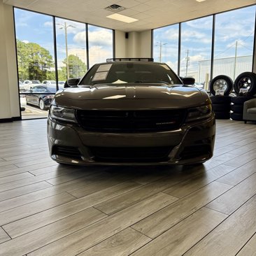 Used 2021 Dodge Charger SXT w/ Leather Interior Group image 2