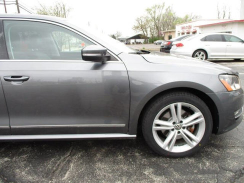 Used 2015 Volkswagen Passat TDI SEL Premium image 11