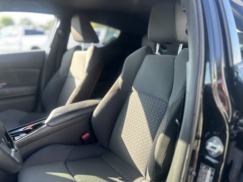 Used 2022 Toyota C-HR XLE image 21