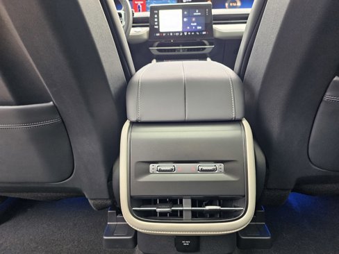 New 2025 Lincoln Nautilus Premier w/ Equipment Group 102A image 26