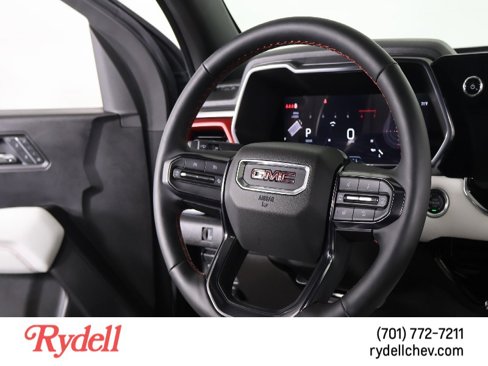 Certified 2025 GMC Canyon AT4 w/ AT4X AEV Edition image 16
