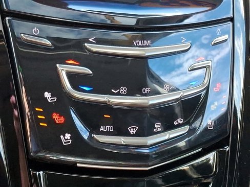 Used 2018 Cadillac Escalade Luxury image 20