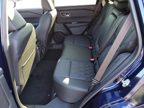 New 2026 Nissan Rogue Platinum image 12