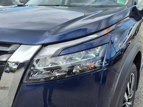 New 2025 Nissan Pathfinder Platinum image 3