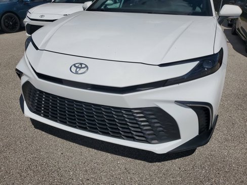 New 2026 Toyota Camry SE image 10