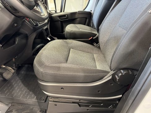 Used 2023 RAM ProMaster 2500 image 12
